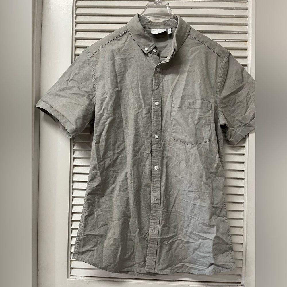 ASOS design✨Men's Classic Gray Button-Down Shirt